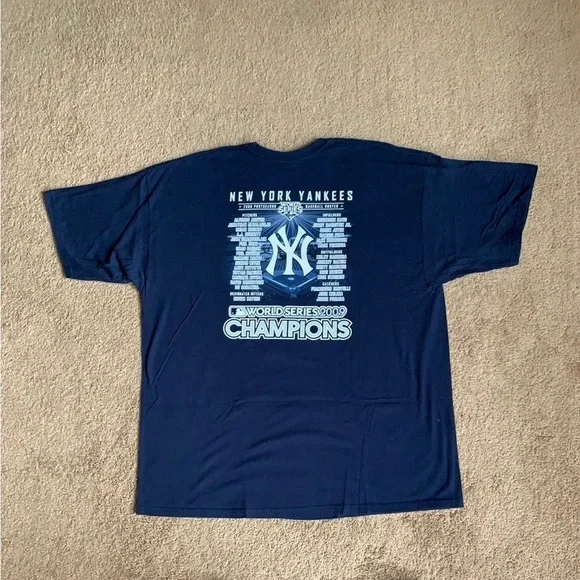 New York Yankees Champion T-Shirt - Picture 6 of 6